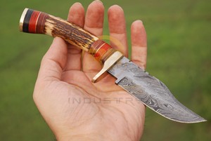 Couteau de chasse en acier Damas, couteau à lame fixe fait main avec manche en bois de cerf, étui en cuir, couteau de survie pour le camping - Product Image 2