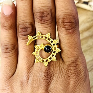 Nouvelle Collection : Bague Bohème Céleste en Laiton Tribal, Bijoux Femme Plaqué Or 18 carats, Bague Améthyste Ethnique Rayon de Soleil pour Vente en Gros/OEM/ODM - Product Image 2