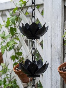 Chaîne de pluie noire de luxe, design lotus, faite à la main, finition polie, décoration extérieure pour la maison et le jardin, chaîne décorative en métal suspendue - Product Image 2