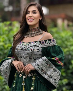 Ensemble de robe tribale vintage en mousseline de soie verte brodée, manches longues, détails argentés, style afghan, pour l'Aïd, à porter toute l'année - Product Image 5
