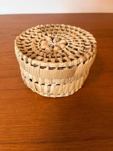 Juego de posavasos de ratán simple, hechos a mano, perfectos para proteger las mesas de bebidas frías y calientes, tejidos a mano en India. - Product Image 4