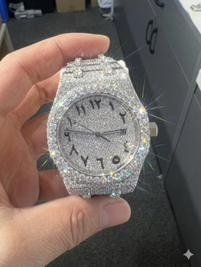 Reloj Deportivo de Lujo Personalizado con Esfera Árabe |   Movimiento Miyota con Diamante Creado en Laboratorio con Claridad VVS |   Reloj de pulsera de hip hop con piedras engastadas a mano - Product Image 4