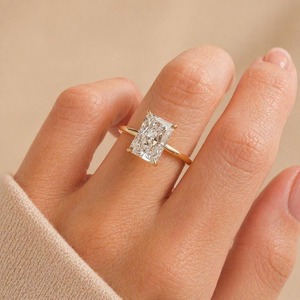 Bague de fiançailles en or plaqué avec diamant taille émeraude, bijou solitaire pour femme - Product Image 4