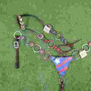Conjunto de cabezada y pechera Western, diseño de bandera en cuero marrón, detalles trenzados - Product Image 2