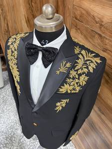 Traje de novio negro personalizado con bordado |   Blazer Dorado Premium con Diseño Floral para Hombre, Ideal para Bodas - Product Image 3