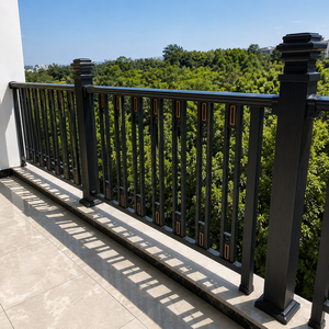 Barandilla Moderna Negra para Balcón con Detalles Dorados y Vista Panorámica Verde para un Diseño Elegante de Terraza Exterior - Product Image 1