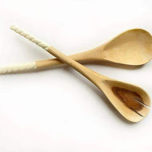 Juego de utensilios de madera para ensalada con diseño ecológico, acabado tallado, apto para alimentos, apto para lavavajillas, para cocina doméstica - Product Image 1