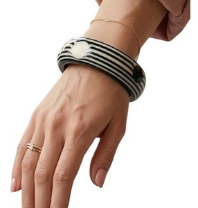 Premium Handmade Eco-Friendly Resin <b>Love</b>-Themed Fashion Accessory for Women - Product Image 4