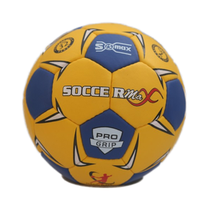 ลูกฟุตบอล Soccer Max Pro ระดับมืออาชีพ ผลิตจาก PVC ขนาด 4 5  รับสกรีนโลโก้สำหรับสโมสร ลีก ฝึกซ้อม และการแข่งขัน คุณภาพสูง ทนทานต่อแรงลม - Product Image 3