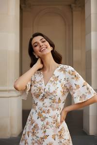 Vestido de Crepé con Estampado Floral Blanco para Mujer, Cuello en V, Manga Tres Cuartos, Completamente Cosido, Estilo Casual, Atuendo de Moda - Product Image 2