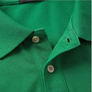 Vente en gros de polos pour hommes sur mesure avec logo imprimé, nouveau design, couleur unie, tissu tricoté, fabriqué au Pakistan - Product Image 4