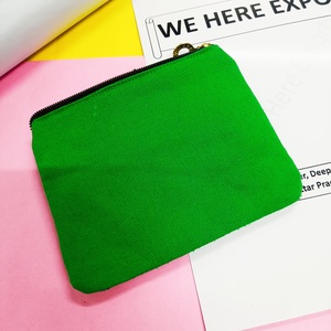 Monedero Artesanal Cosido a Mano con Cuentas, Bolsa de Almacenamiento de un Solo Compartimento, Cuentas Negras, Encanto Artesanal, Duradero, 100% Americano - Product Image 6