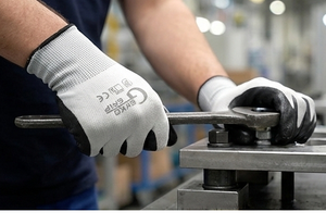 Gants de sécurité GEKKO, revêtement PU, poignet tricoté, antidérapants, texture micro-diamantée en relief, usage général, épaisseur 10 mil, sans latex, 10 pouces - Product Image 4