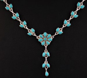 Breloque artisanale vintage en turquoise « La Belle Endormie » en argent sterling 925 avec pierre en forme de poire, bijou en pierre précieuse naturelle, cadeau pour femmes et hommes - Product Image 2