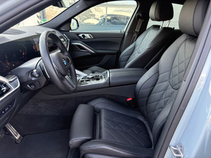 BMW X6 30d xDrive M Sportpaket PRO, Suspensión Neumática, Cierre Suave, SUV de Lujo, Diésel, Tracción en las Cuatro Ruedas, Rendimiento Premium, Vehículo Confortable - Product Image 3