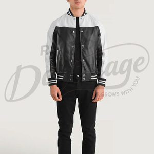 Chaqueta Bomber Varsity de Cuero Genuino Bicolor en Blanco y Negro para Hombre con Paneles de Hombro en Contraste y Puños Acanalados a Rayas - Product Image 3