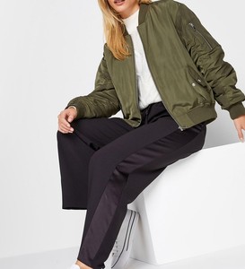 <b>Women</b> Bomber <b>Jacket</b> Wholesale Custom Zip Front Fashion Outerwear OEM Factory Bulk Production for Wholesale Buyers - Product Image 3