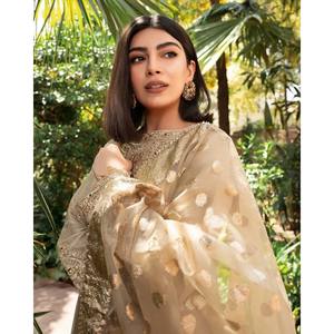 Conjunto de Ropa de Diseño Indio y Pakistaní para Fiestas, Top, Pantalón y Dupatta - Product Image 3