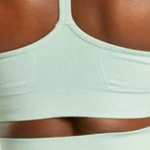 Soutien-gorge de sport sans couture pour femme, rembourré, sans armatures, respirant, extensible, idéal pour le yoga, la course, la gym et l'entraînement physique - Product Image 5