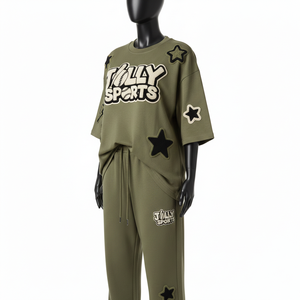 ชุดเซ็ตเสื้อยืดและกางเกงผ้าเฟรนช์เทอร์รี่สีเขียวมะกอกพรีเมียม 280 GSM สำหรับผู้หญิง พร้อมป้ายเชนิลล์ ปักโลโก้ตามสั่ง ชุดวอร์มสำหรับผู้หญิง - Product Image 4