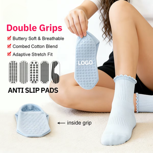 Calcetines de Pilates a Rayas con Logotipo Personalizado, Calcetines Antideslizantes y Transpirables para Mujer, Agarre Bidireccional para Yoga y Pilates - Product Image 6