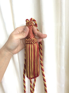 Cortinas Decorativas Personalizables de Lujo de Pakistán, Borlas Elegantes Hechas a Mano en Rojo y Dorado, Lazos Grandes con Flecos Mixtos de Alta Calidad - Product Image 1