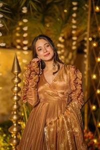 Nuevo traje Anarkali de alta calidad para mujer, para bodas, en seda crepé natural con bordados, procedente de la India. - Product Image 6