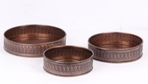 Plateaux de rangement ronds en fer au design artisanal, motif gaufré, luxe moderne, empilables, finition laquée, réutilisables pour l'organisation de table - Product Image 2