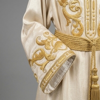 Maßgefertigte Creme-Seiden-Zeremonienrobe mit Handbesticktem Goldbouillon, Liturgische Tunika, Kirchliche Geistliche Kleidung, Orthodoxes Sticharion