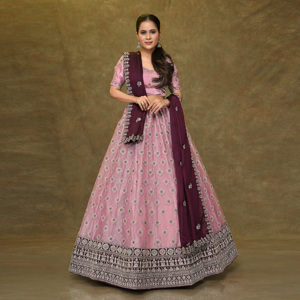 Lehenga Choli Dupatta en soie lourdement brodée pour femmes |   Robe de mariée indienne de créateur, longue, pour mariage, Diwali, plage ou soirée - Product Image 2