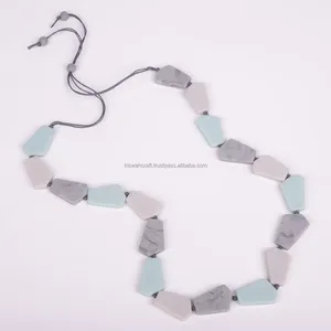 Collar de resina hecho a mano de lujo, último diseño con alto pulido para mujer, hermoso accesorio de moda para ocasiones de aniversario - Product Image 5