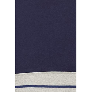 T-shirt rayé à manches courtes pour homme, col rond, coupe ajustée, en coton tricoté, décontracté, pantalon blanc, baskets bleues - Product Image 2