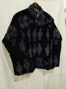 Chaqueta de Mujer Bordada a Mano en Terciopelo con Cuello Mandarín, Estampado Floral y Manga Larga para Otoño - Product Image 4