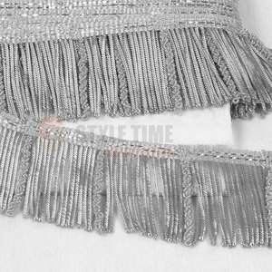 Flecos con detalles elegantes que ofrecen tela suave y flecos de calidad para decoración de prendas. - Product Image 6