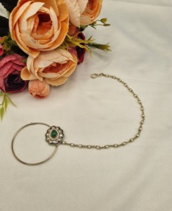 Ensemble de bijoux ethniques indiens sur mesure, grand anneau de nez Kundan avec chaîne de perles, plaqué or antique, pour mariée, vente en gros, fournisseurs de bijoux fins - Product Image 1