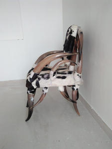 Chaise Viking authentique sculptée, style animal, accents de corne à boire, taille personnalisée, meuble de caractère, Noël, festivals, mariage - Product Image 4