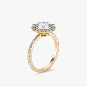 Anillo de Diamante Cultivado en Laboratorio con Halo Redondo de 2 Quilates, Banda Pavé de Oro Amarillo, Proveedor de Joyería Nupcial - Product Image 2