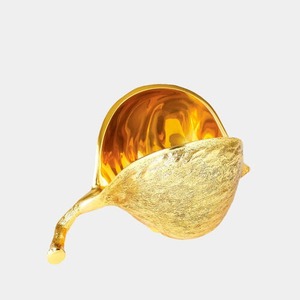 Achetez maintenant : Ensemble de vases de table modernes en aluminium faits à la main, écologiques et de haute qualité, avec présentoir pour cuillères et noix - Product Image 1