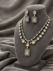 Ensemble de colliers superposés vintage en laiton couleur or, bijoux fantaisie avec pendentif double pierre et boucles d'oreilles pour fêtes et mariages - Product Image 4