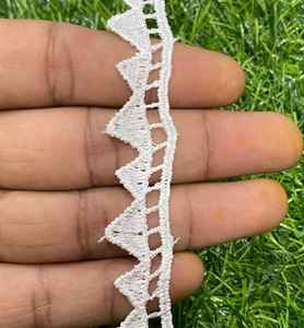 Dentelle GPO de haute qualité, fabriquée avec des fils fins pour une brillance et une durabilité durables. - Product Image 4