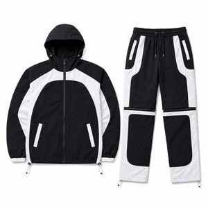 Conjunto Deportivo Personalizado para Hombre, Chaqueta con Capucha y Pantalones Desmontables en Blanco y Negro, Pantalones Cargo con Cierre, Ropa Deportiva, Ropa Técnica - Product Image 2
