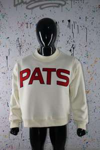 Sudadera PATS CREAM con cuello alto, 100% roja, con apliques bordados, cuello ancho, hilos finos - Product Image 3