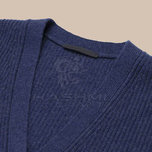 คาร์ดิแกนผู้หญิงแบบลำลองรุ่นใหม่ วัสดุถักนุ่มสบาย ออกแบบมาเพื่อความอบอุ่นและสไตล์สำหรับทุกวัน - Product Image 5