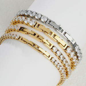 Bracelet tennis en argent moissanite, taille brillant rond, certifié VVS1, idée cadeau d'anniversaire étincelante - Product Image 3