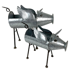 Juego de 2 Macetas con Forma de Cerdo Volador, Metal Galvanizado Gris, Decoración Rústica para Jardín, Macetas Originales para Interiores y Exteriores - Product Image 2