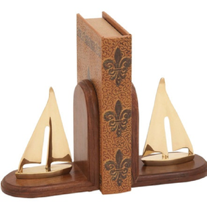 Des serre-livres grandioses en forme de lion doré, reposeurs sur des socles noirs marbrés, pour un look majestueux. Disponible aux prix de gros. - Product Image 3