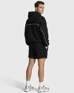Shorts de bain pour hommes noirs à lignes contrastées en molleton de coton respirant, style streetwear, avec logo personnalisé, haute qualité OEM - Product Image 5