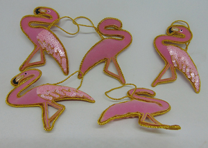 เครื่องประดับตกแต่งต้นคริสต์มาสรูปนกฟลามิงโก งานฝีมือคุณภาพสูง ปักลูกปัดอะคริลิคหลากสีสัน ของขวัญสำหรับแขวนต้นคริสต์มาส ตกแต่งบ้าน - Product Image 5