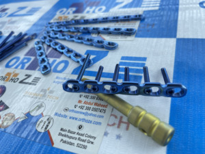 Placas de Reconstrucción de Titanio Grado 5 de 3.5mm, 4-12 Orificios, Tornillos L y R, 61 Piezas ORTHO ZE ORZ-OP-00016 - Product Image 4