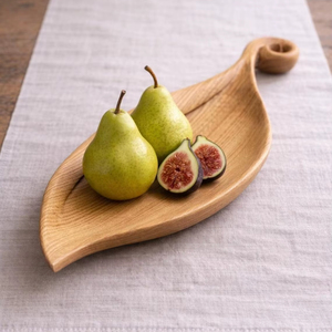 Plateau en bois à poignée incurvée, élégant plateau de service pour café, avec une présentation esthétique des aliments et une décoration de table, provenant d'Inde - Product Image 1